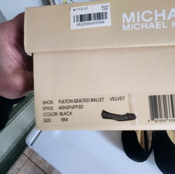 Like new Michael Kors women's flats size 8 - Picture 4 of 4